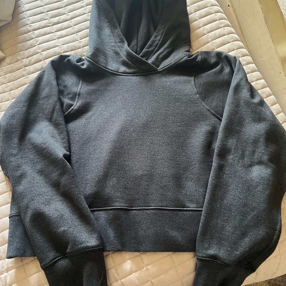 Lululuemon Loungeful cropped spark grey/black hoodie size 6
